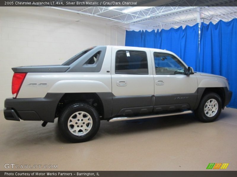 Silver Birch Metallic / Gray/Dark Charcoal 2005 Chevrolet Avalanche LT 4x4