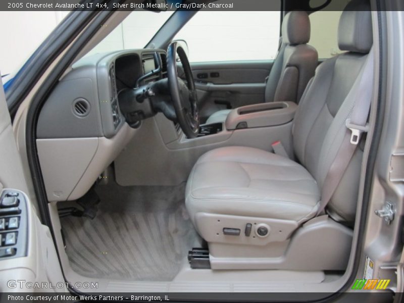 Silver Birch Metallic / Gray/Dark Charcoal 2005 Chevrolet Avalanche LT 4x4