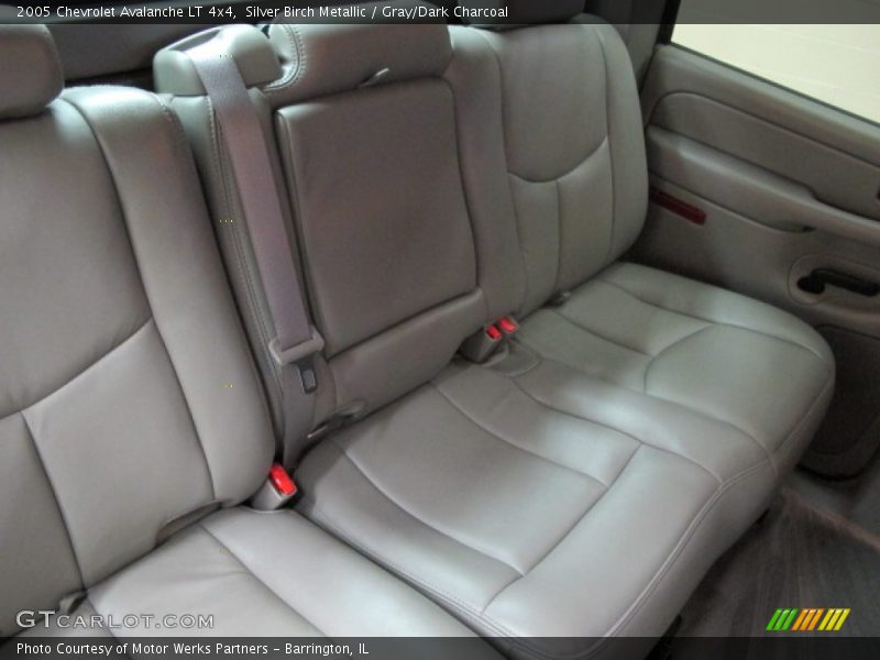 Silver Birch Metallic / Gray/Dark Charcoal 2005 Chevrolet Avalanche LT 4x4