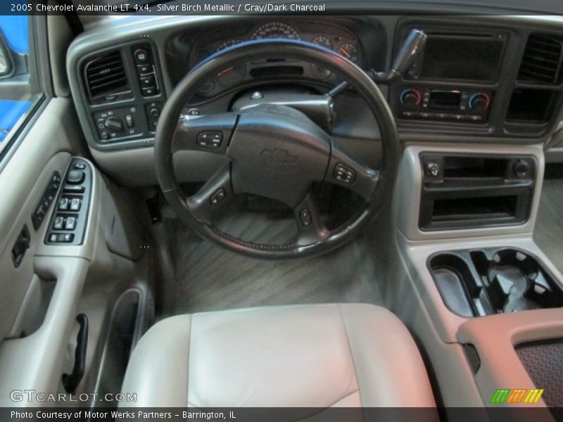 Silver Birch Metallic / Gray/Dark Charcoal 2005 Chevrolet Avalanche LT 4x4