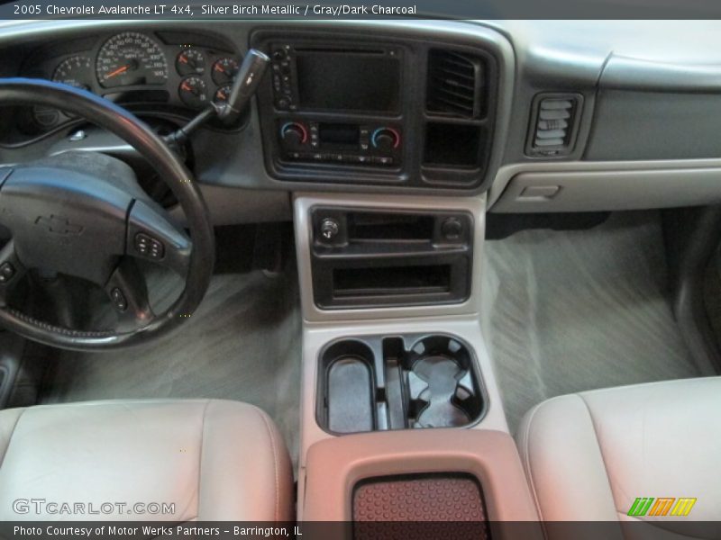 Silver Birch Metallic / Gray/Dark Charcoal 2005 Chevrolet Avalanche LT 4x4