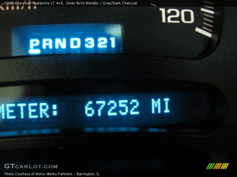 Silver Birch Metallic / Gray/Dark Charcoal 2005 Chevrolet Avalanche LT 4x4