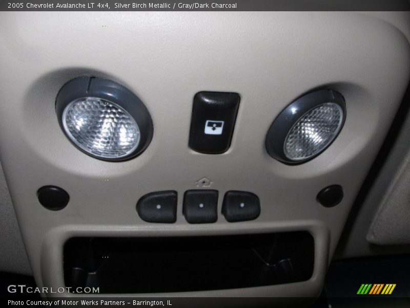 Silver Birch Metallic / Gray/Dark Charcoal 2005 Chevrolet Avalanche LT 4x4