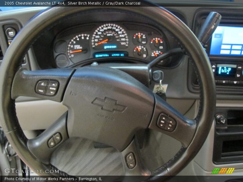 Silver Birch Metallic / Gray/Dark Charcoal 2005 Chevrolet Avalanche LT 4x4