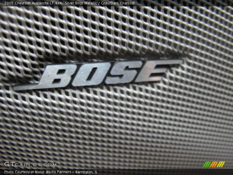 Silver Birch Metallic / Gray/Dark Charcoal 2005 Chevrolet Avalanche LT 4x4