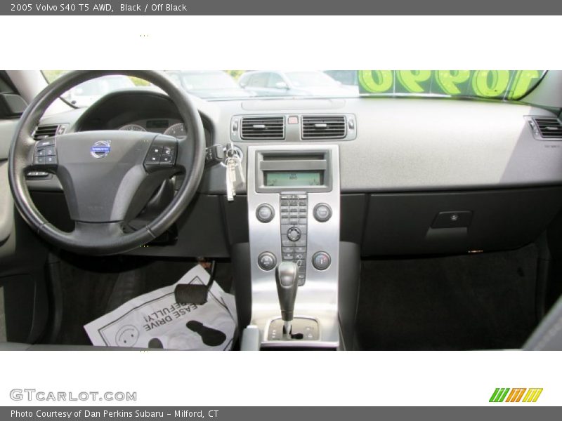 Dashboard of 2005 S40 T5 AWD
