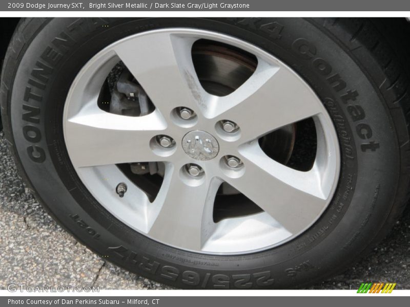 Bright Silver Metallic / Dark Slate Gray/Light Graystone 2009 Dodge Journey SXT