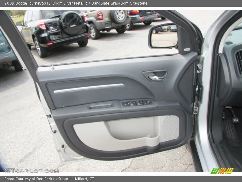 Bright Silver Metallic / Dark Slate Gray/Light Graystone 2009 Dodge Journey SXT