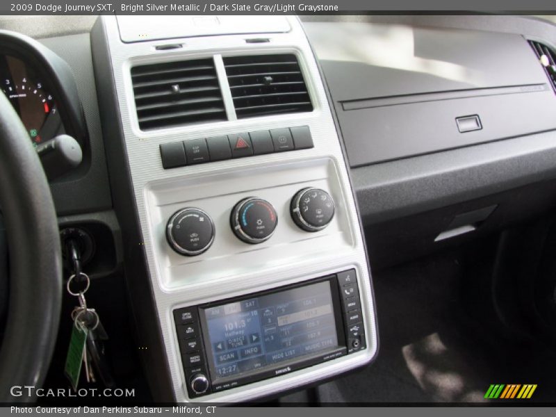 Bright Silver Metallic / Dark Slate Gray/Light Graystone 2009 Dodge Journey SXT
