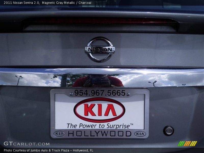 Magnetic Gray Metallic / Charcoal 2011 Nissan Sentra 2.0