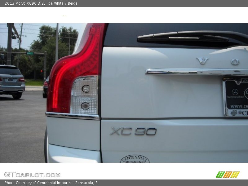 Ice White / Beige 2013 Volvo XC90 3.2