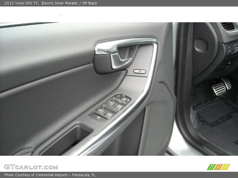 Electric Silver Metallic / Off Black 2013 Volvo S60 T5