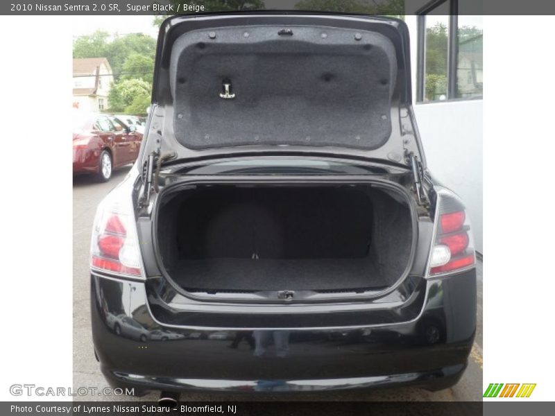 Super Black / Beige 2010 Nissan Sentra 2.0 SR