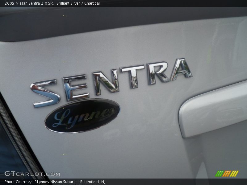 Brilliant Silver / Charcoal 2009 Nissan Sentra 2.0 SR