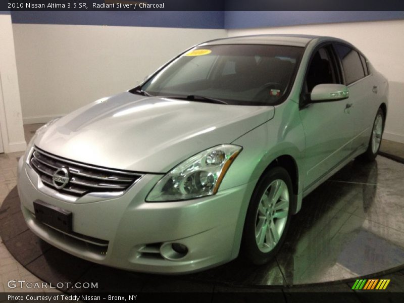 Radiant Silver / Charcoal 2010 Nissan Altima 3.5 SR
