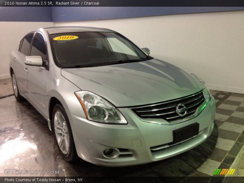Radiant Silver / Charcoal 2010 Nissan Altima 3.5 SR