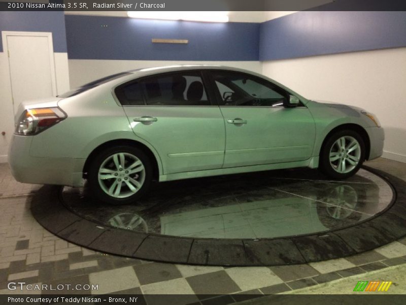 Radiant Silver / Charcoal 2010 Nissan Altima 3.5 SR