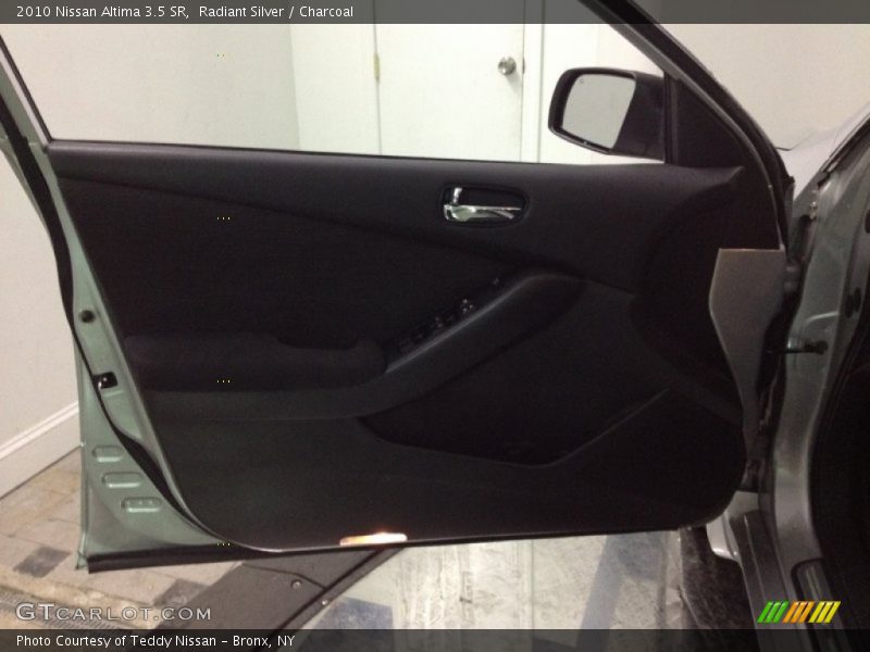 Radiant Silver / Charcoal 2010 Nissan Altima 3.5 SR