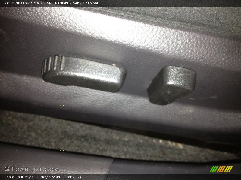 Radiant Silver / Charcoal 2010 Nissan Altima 3.5 SR