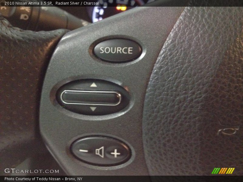 Radiant Silver / Charcoal 2010 Nissan Altima 3.5 SR