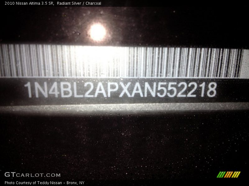Radiant Silver / Charcoal 2010 Nissan Altima 3.5 SR
