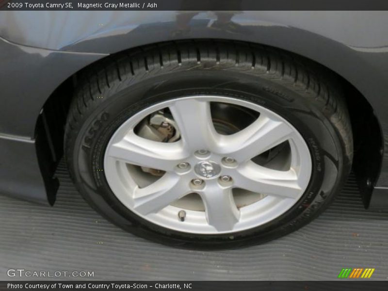 Magnetic Gray Metallic / Ash 2009 Toyota Camry SE