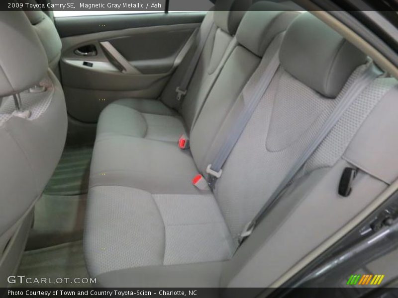 Magnetic Gray Metallic / Ash 2009 Toyota Camry SE