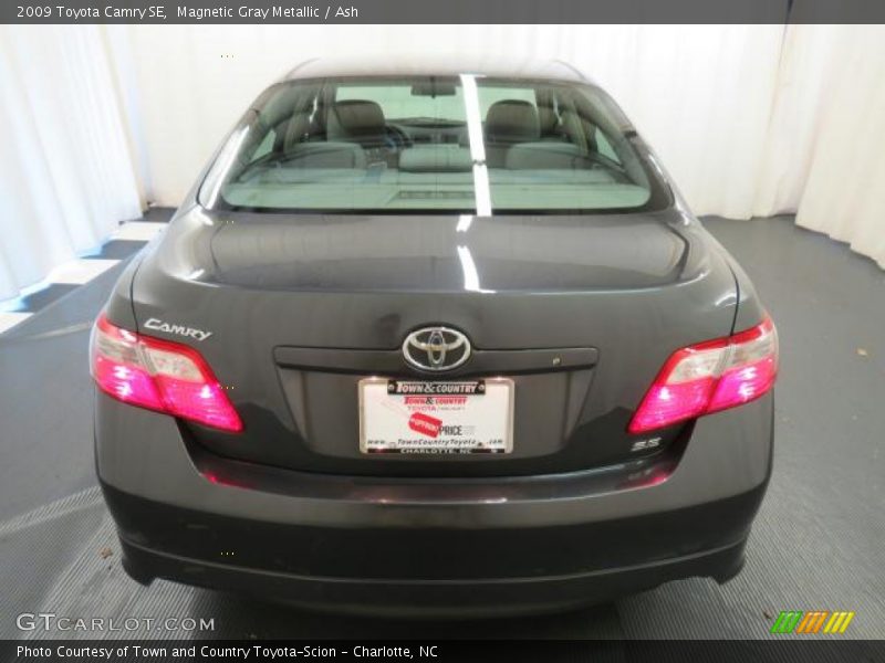 Magnetic Gray Metallic / Ash 2009 Toyota Camry SE