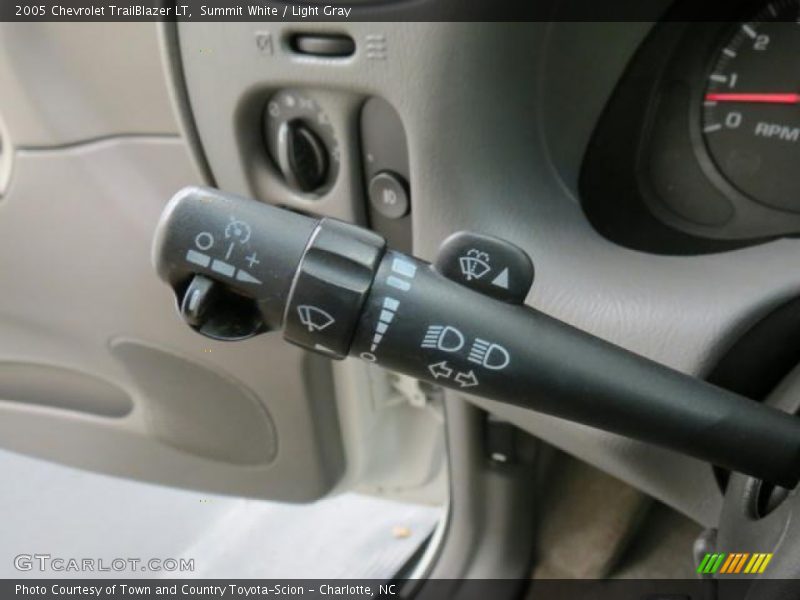 Summit White / Light Gray 2005 Chevrolet TrailBlazer LT