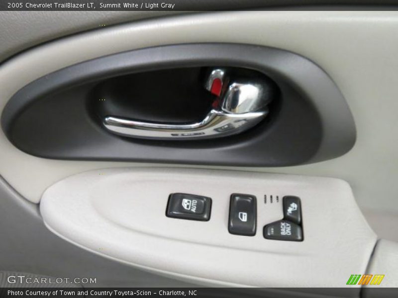 Summit White / Light Gray 2005 Chevrolet TrailBlazer LT