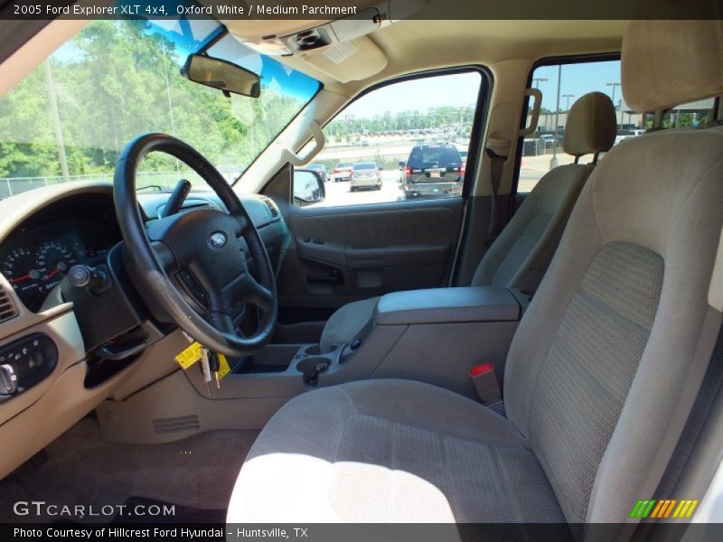 Oxford White / Medium Parchment 2005 Ford Explorer XLT 4x4