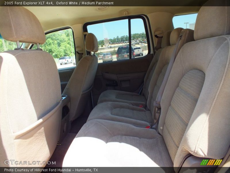 Oxford White / Medium Parchment 2005 Ford Explorer XLT 4x4