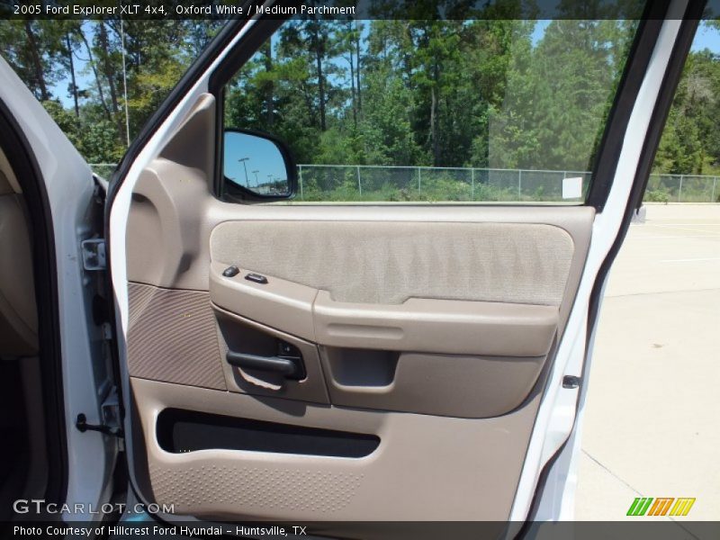 Oxford White / Medium Parchment 2005 Ford Explorer XLT 4x4