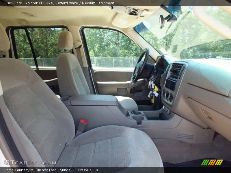 Oxford White / Medium Parchment 2005 Ford Explorer XLT 4x4