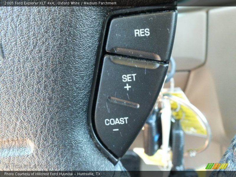 Oxford White / Medium Parchment 2005 Ford Explorer XLT 4x4