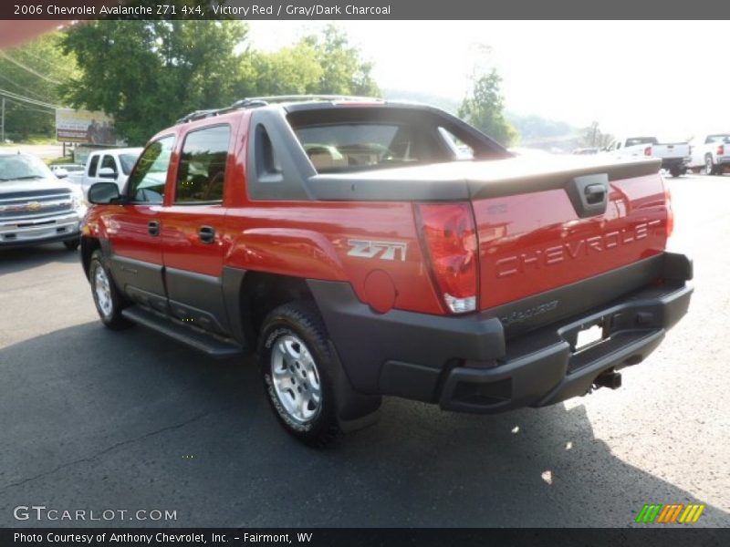 Victory Red / Gray/Dark Charcoal 2006 Chevrolet Avalanche Z71 4x4