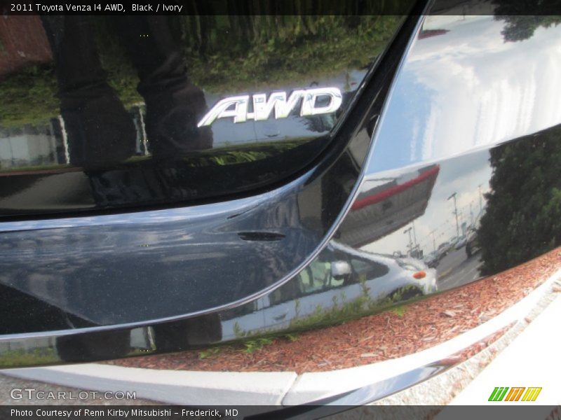 Black / Ivory 2011 Toyota Venza I4 AWD