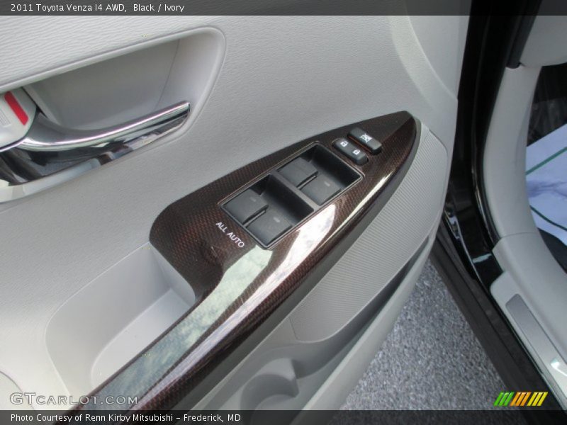 Black / Ivory 2011 Toyota Venza I4 AWD