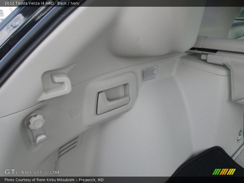 Black / Ivory 2011 Toyota Venza I4 AWD