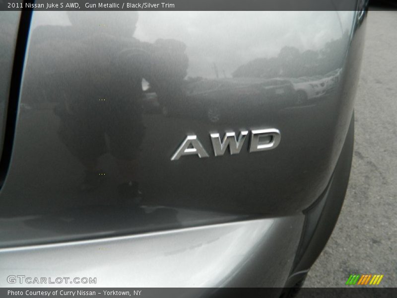 Gun Metallic / Black/Silver Trim 2011 Nissan Juke S AWD