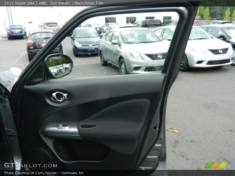 Gun Metallic / Black/Silver Trim 2011 Nissan Juke S AWD