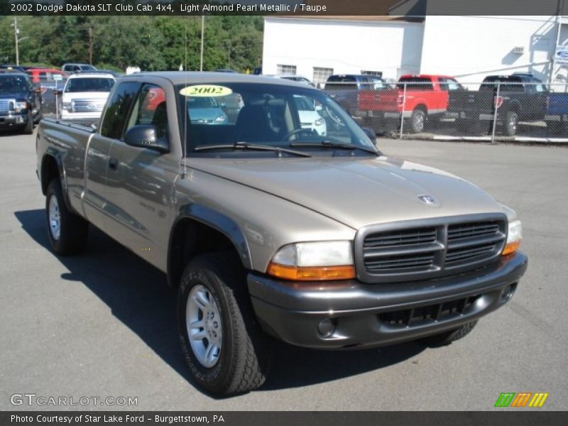 Light Almond Pearl Metallic / Taupe 2002 Dodge Dakota SLT Club Cab 4x4
