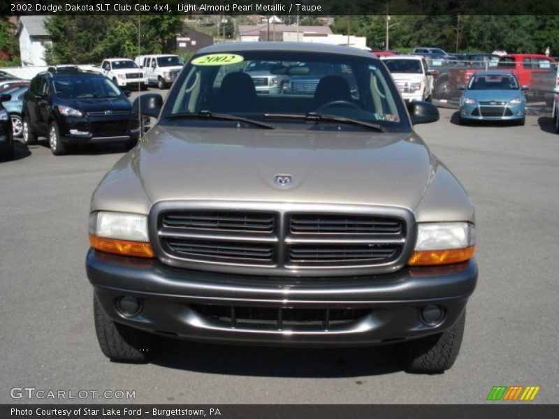 Light Almond Pearl Metallic / Taupe 2002 Dodge Dakota SLT Club Cab 4x4