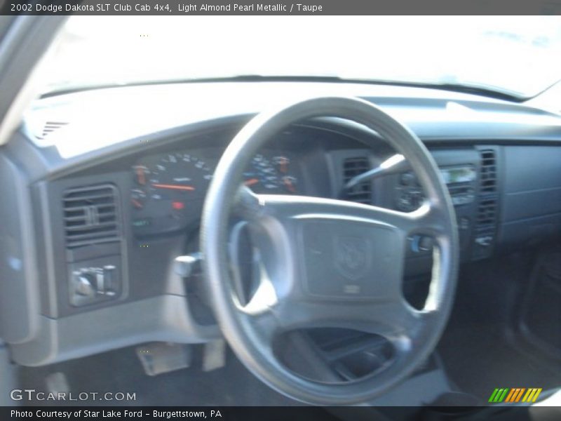 Light Almond Pearl Metallic / Taupe 2002 Dodge Dakota SLT Club Cab 4x4