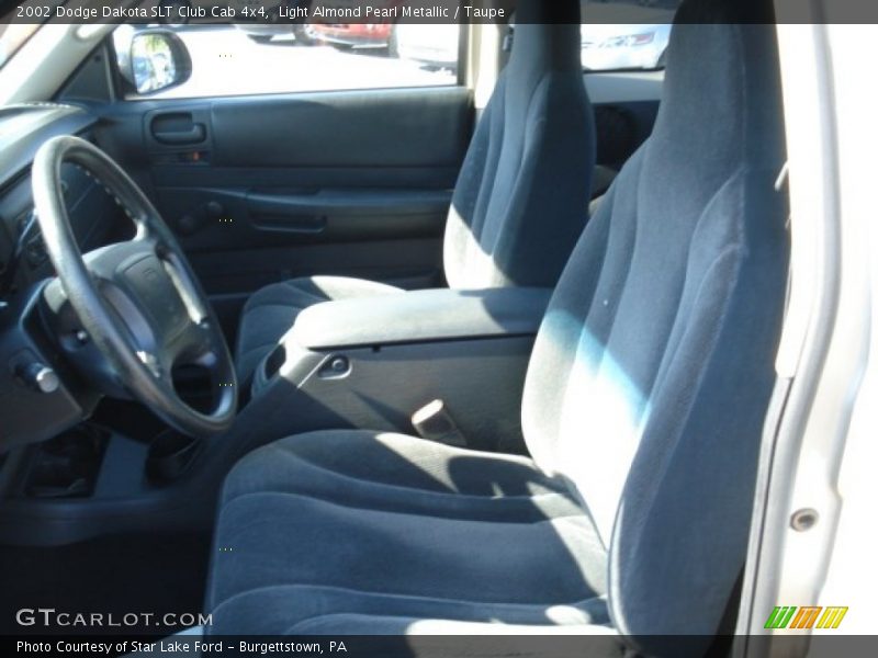 Light Almond Pearl Metallic / Taupe 2002 Dodge Dakota SLT Club Cab 4x4