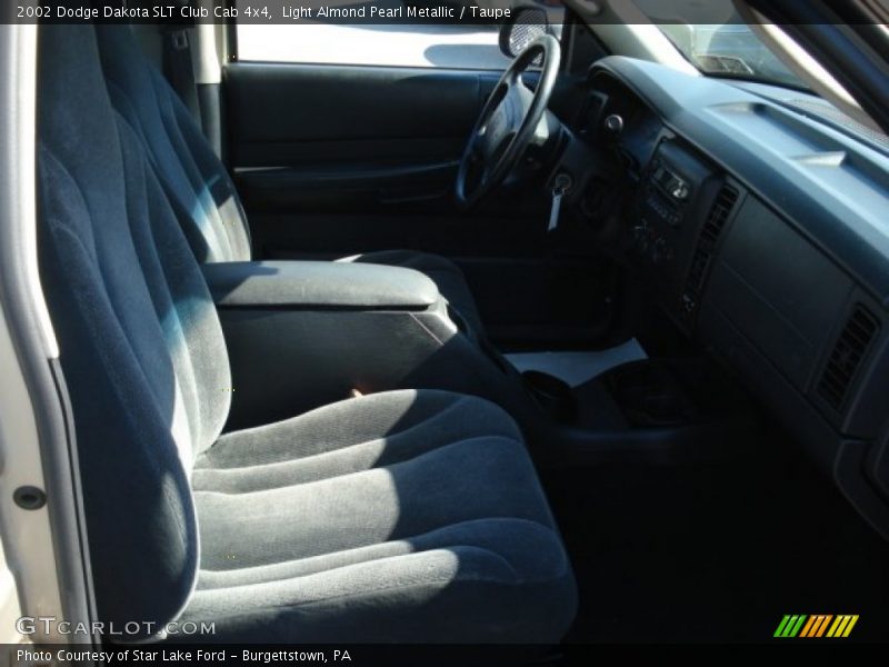 Light Almond Pearl Metallic / Taupe 2002 Dodge Dakota SLT Club Cab 4x4