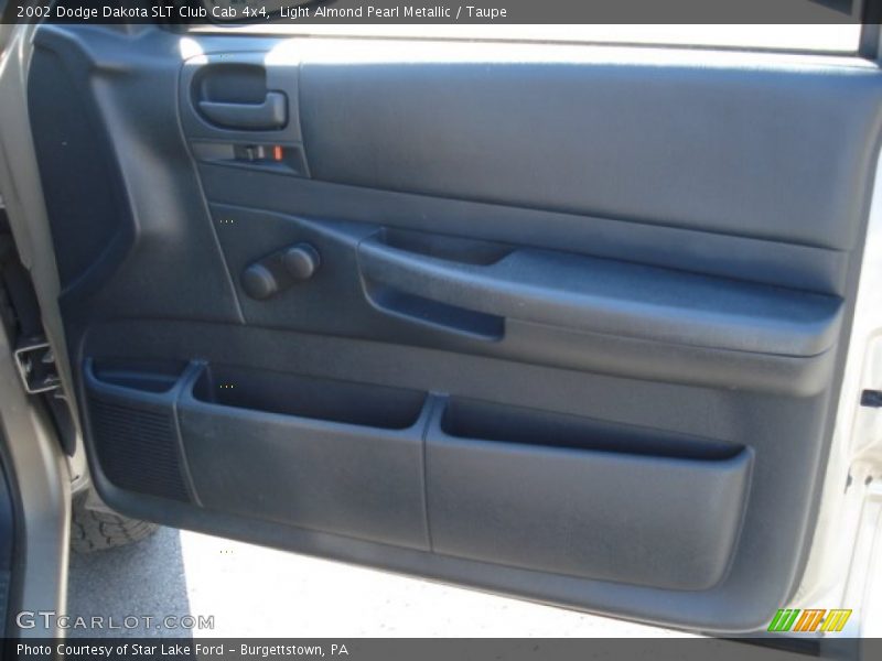 Light Almond Pearl Metallic / Taupe 2002 Dodge Dakota SLT Club Cab 4x4