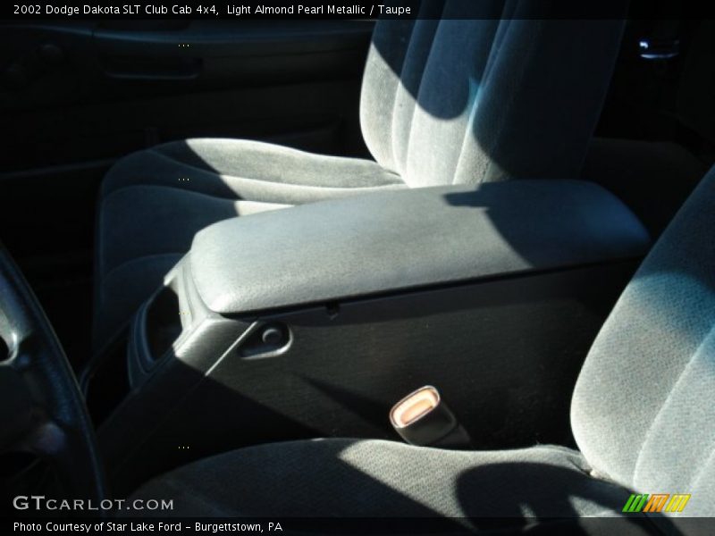 Light Almond Pearl Metallic / Taupe 2002 Dodge Dakota SLT Club Cab 4x4
