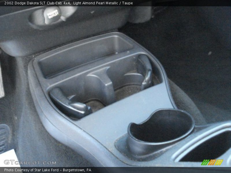 Light Almond Pearl Metallic / Taupe 2002 Dodge Dakota SLT Club Cab 4x4
