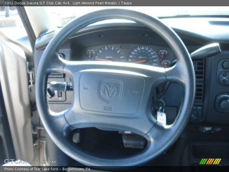 Light Almond Pearl Metallic / Taupe 2002 Dodge Dakota SLT Club Cab 4x4